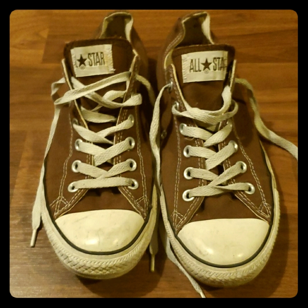 Chocolate brown converse